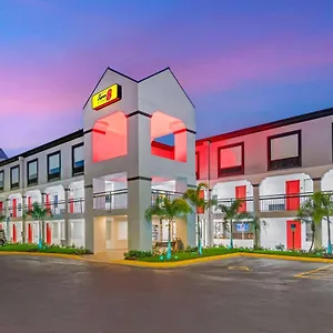 ** Hotel Super 8 By Wyndham Near Florida Mall États-Unis